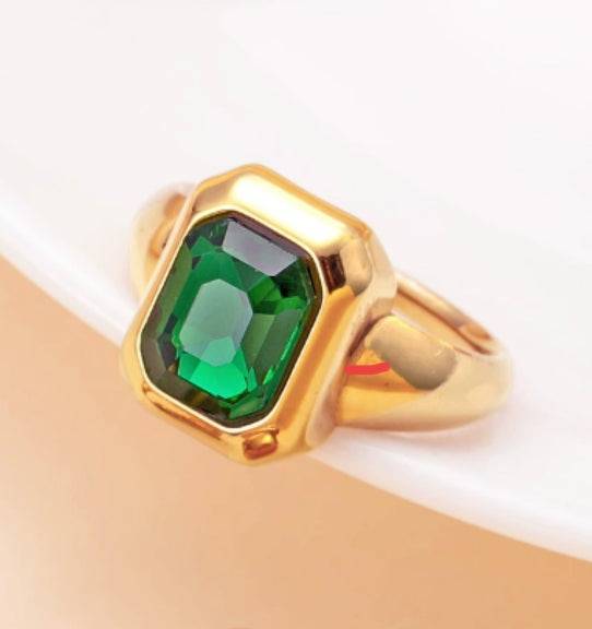 Queen's Emarald Ring