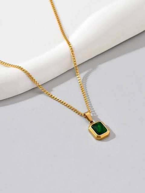 Emarald charm Pendant