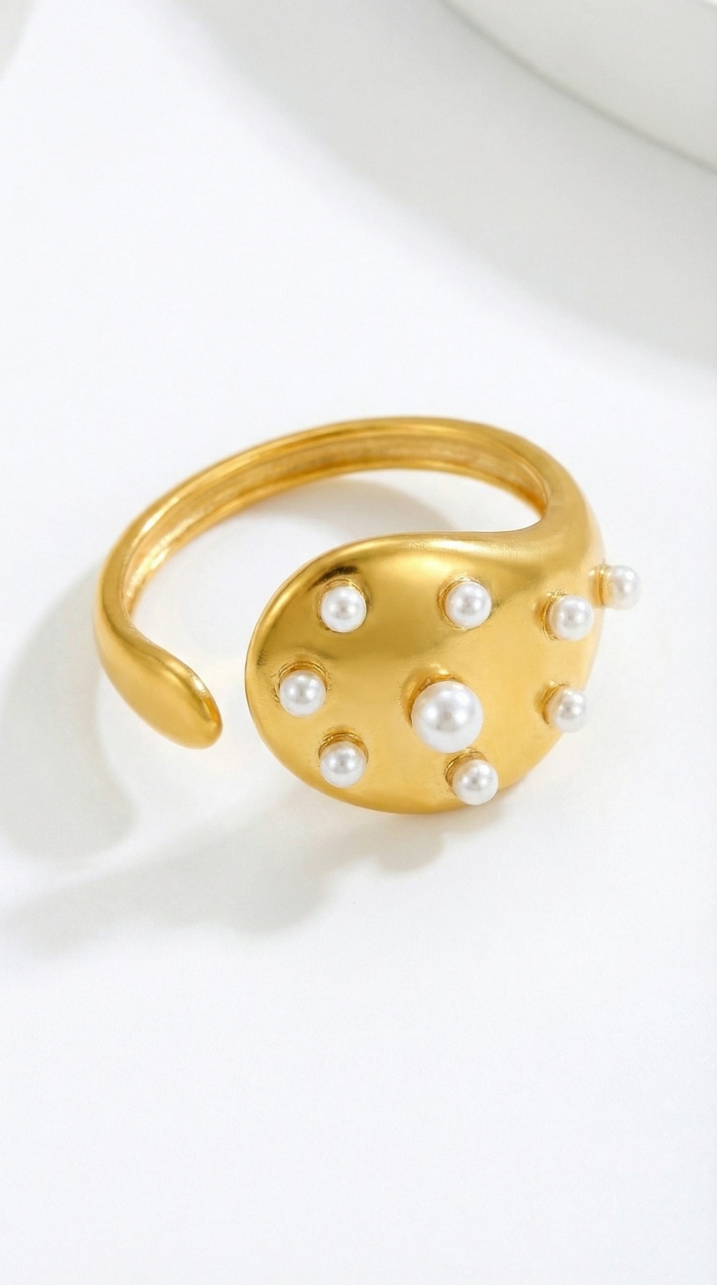 Pearl ember ring (adjustable)