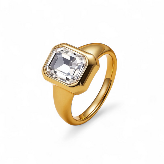 Queen's Diamante Ring