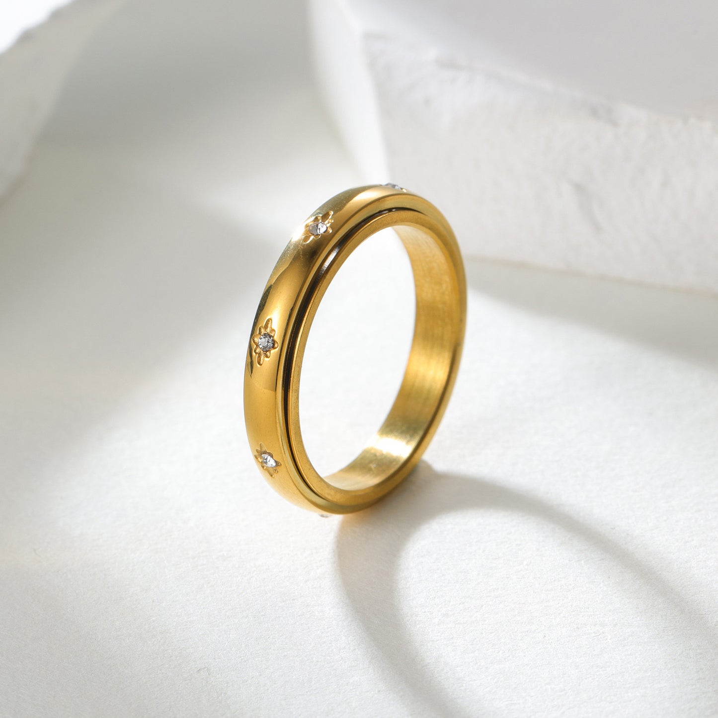 Star band ring