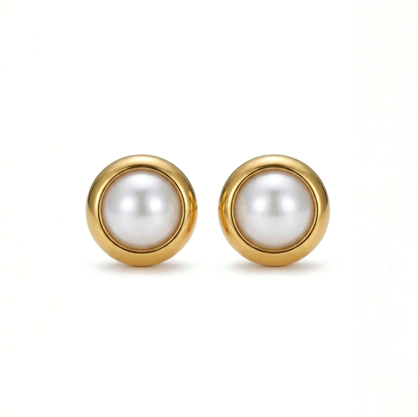 Mini pearl studs