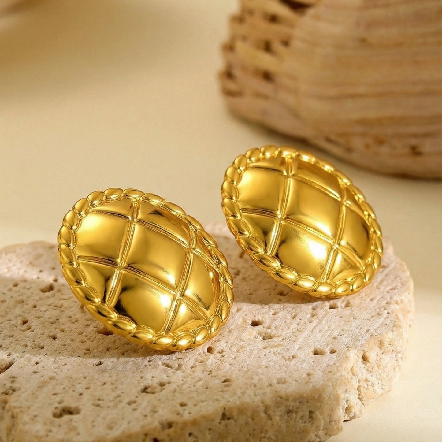 Round grid studs