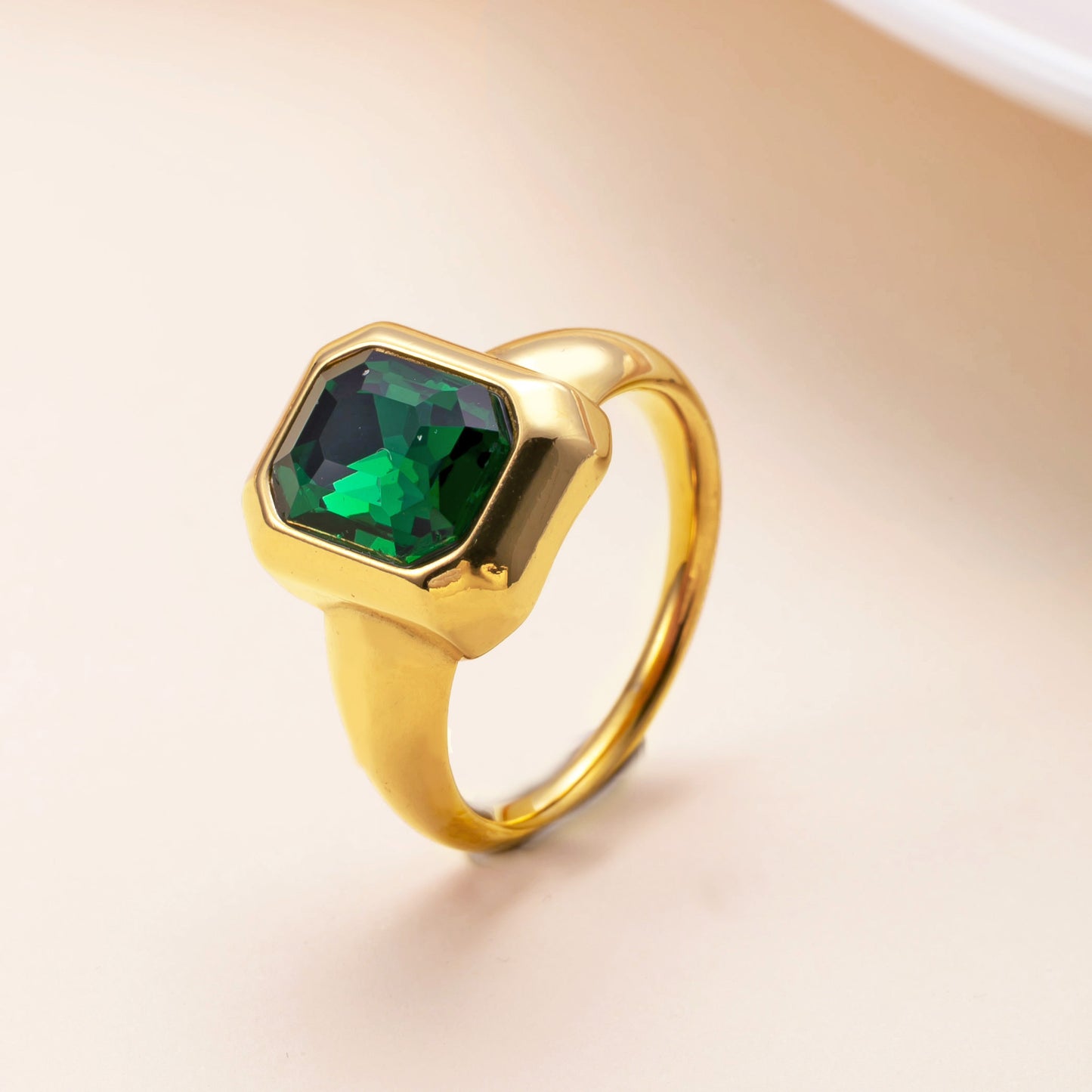 Queen's Emarald Ring