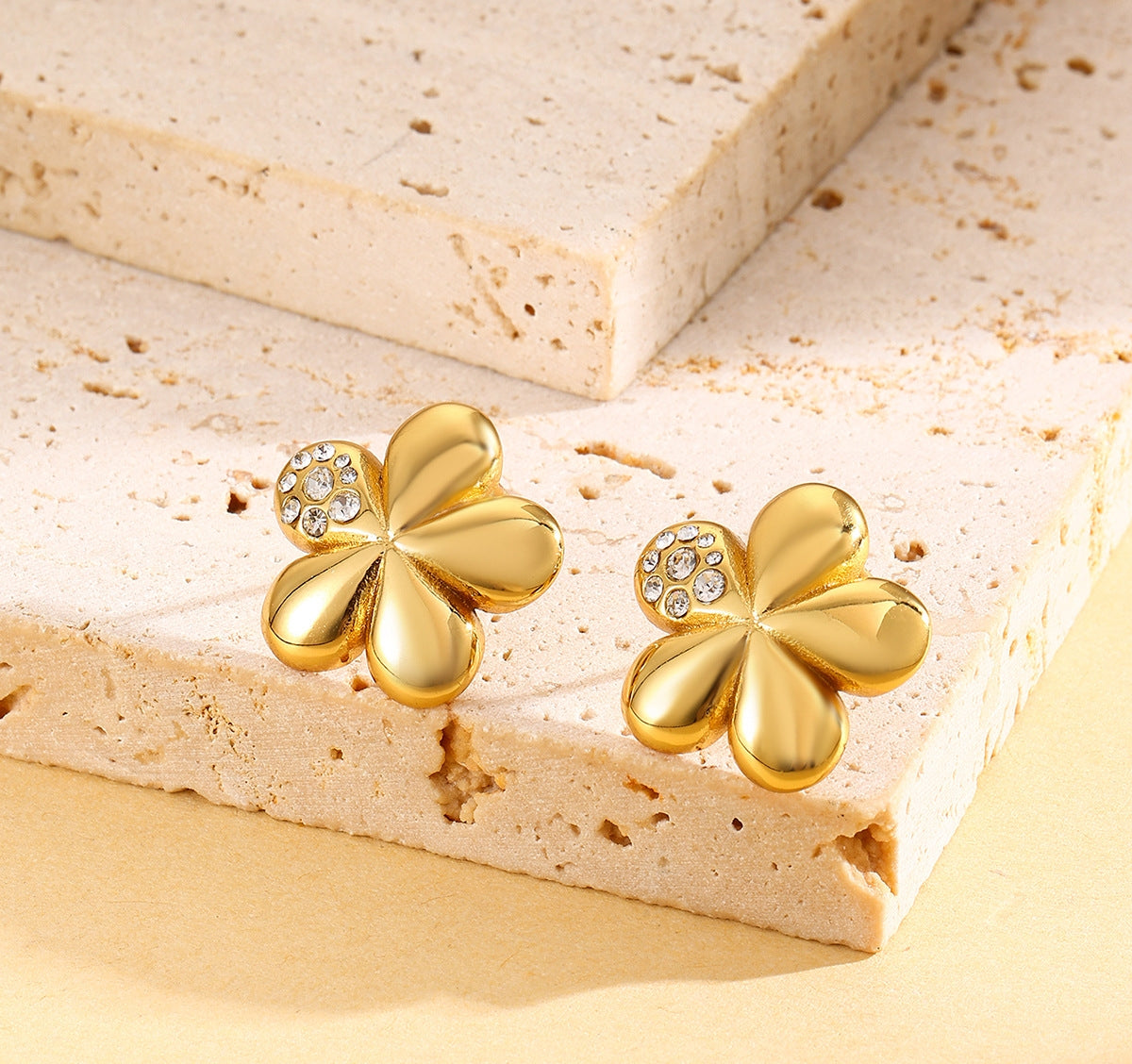 Eluna Earrings