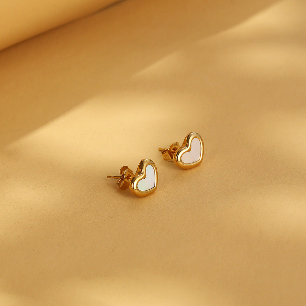 Lumiere Heart Studs