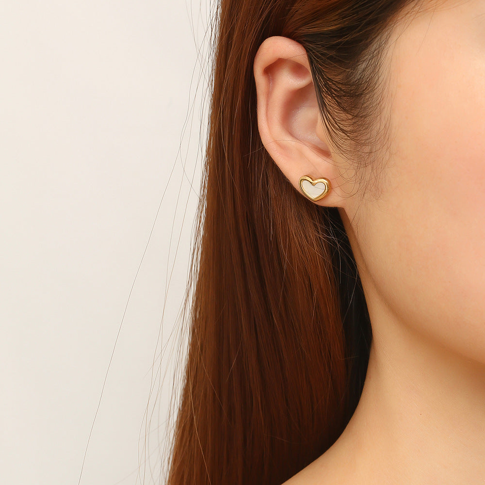Lumiere Heart Studs